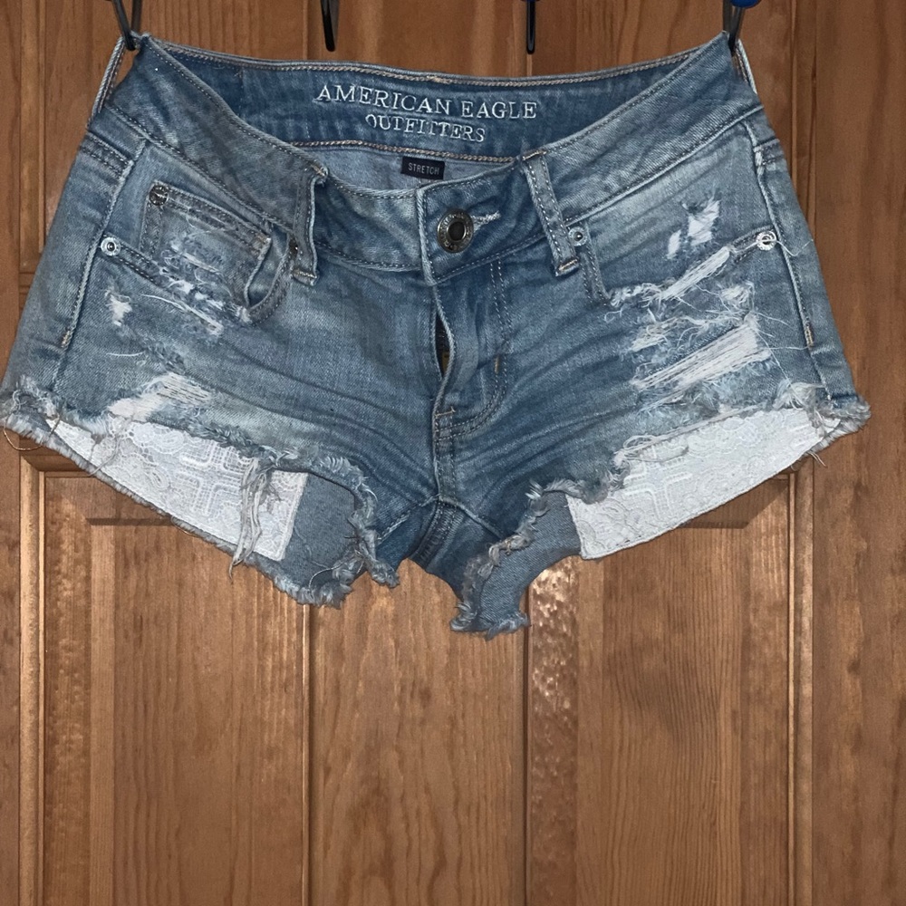 American eagle ripped jean shorts 🦋